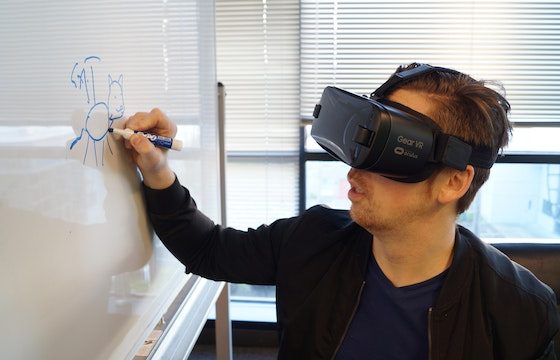 VR